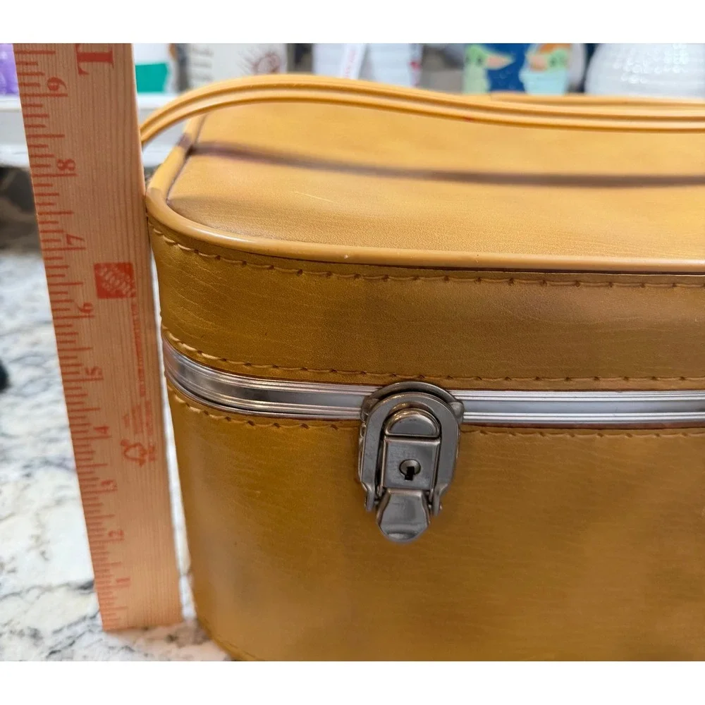 Vintage Train Case Womens L Mustard Yellow Retro Makeup Vanity Box Mid Century